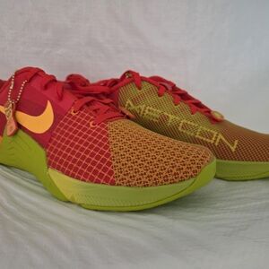Nike Metcon8 AMP Men's Red and Yellow Athletic Shoes